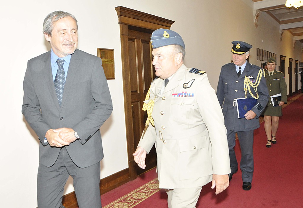 Ministr obrany Martin Stropnický a britský náčelník generálního štábu