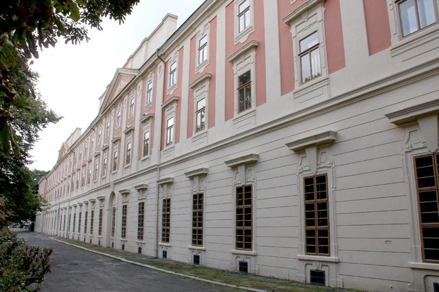 Budova Invalidovny, ve které v současné době sídlí Vojenský ústřední archiv