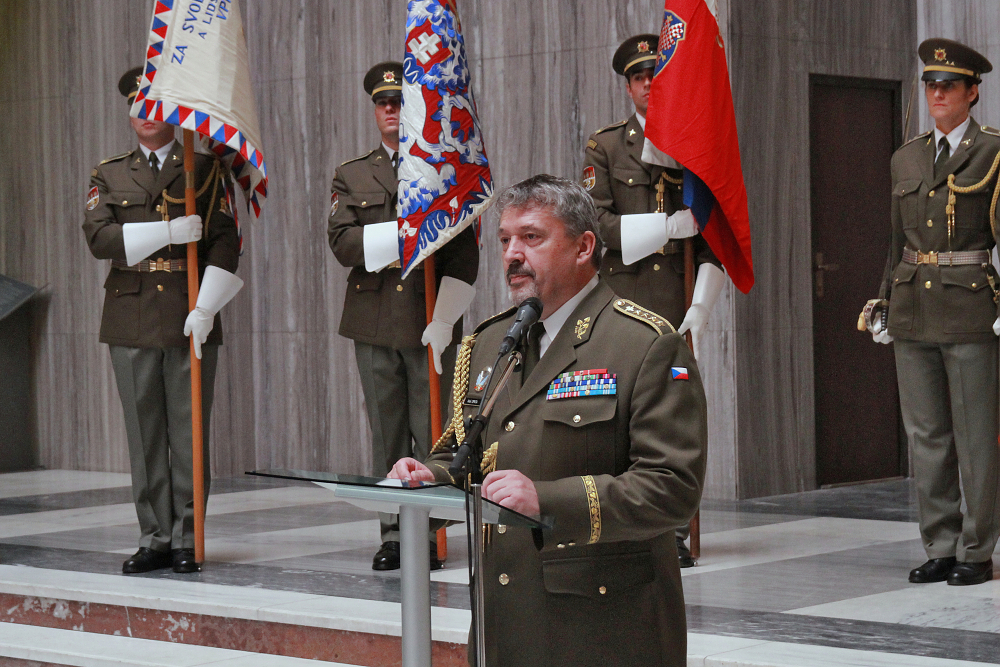 Náčelník Generálního štábu AČR armádní generál Aleš Opata jmenoval nové plukovníky a ocenil vybrané vojáky a občanské zaměstnance
