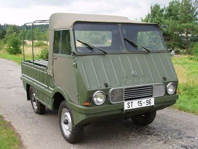 Ojedinělé škodovácké auto z Kdyby tisíc klarinetů obohatilo sbírku v Lešanech