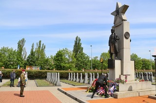 Vzpomínka na vojáky padlé ve 2. světové válce a na oběti všech válek na pražských Olšanských hřbitovech