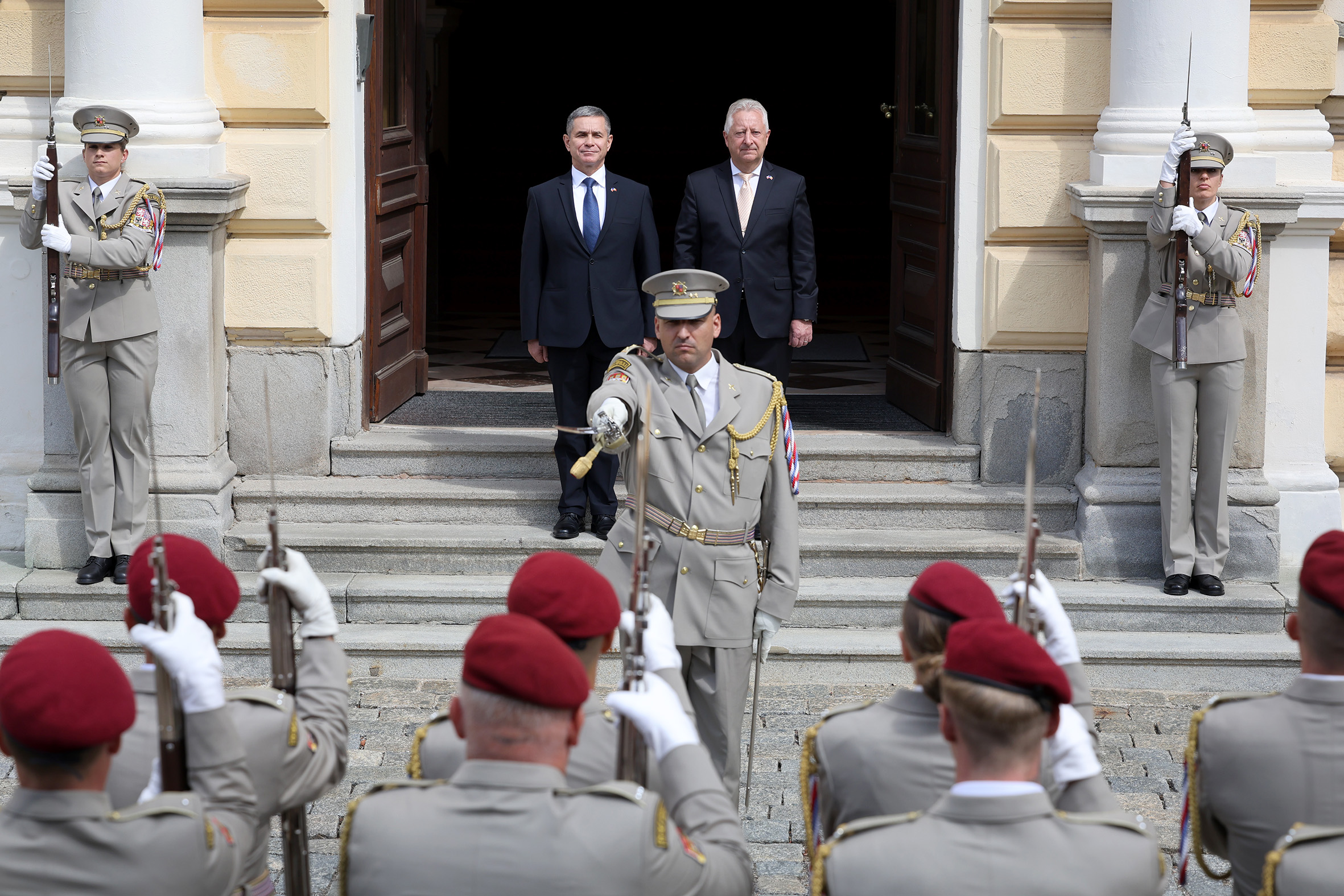 Ministr Jaromír Zůna přijal v Praze moldavského ministra obrany