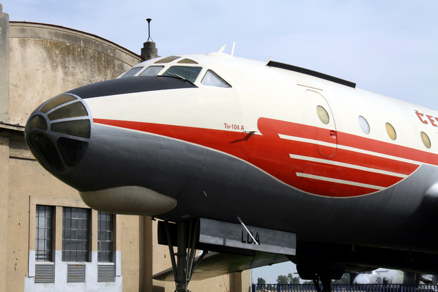 Efektní špice Tu-104