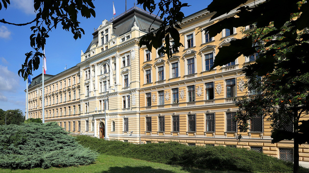 Ministryně obrany jmenovala do funkce ředitele VOP CZ, s. p. Marka Špoka