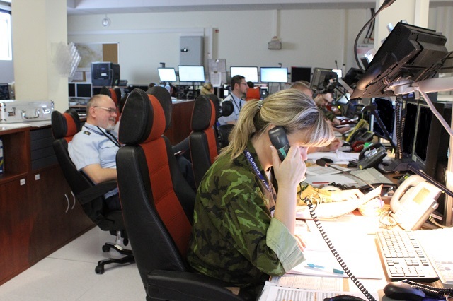  Činnost bojové směny, v pozadí hodnotitelé