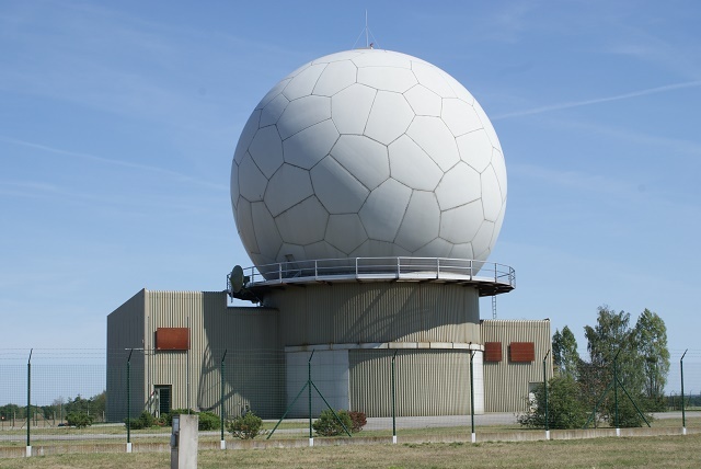 Radiolokátor RAT-31DL ve východočeské obci Nepolisy