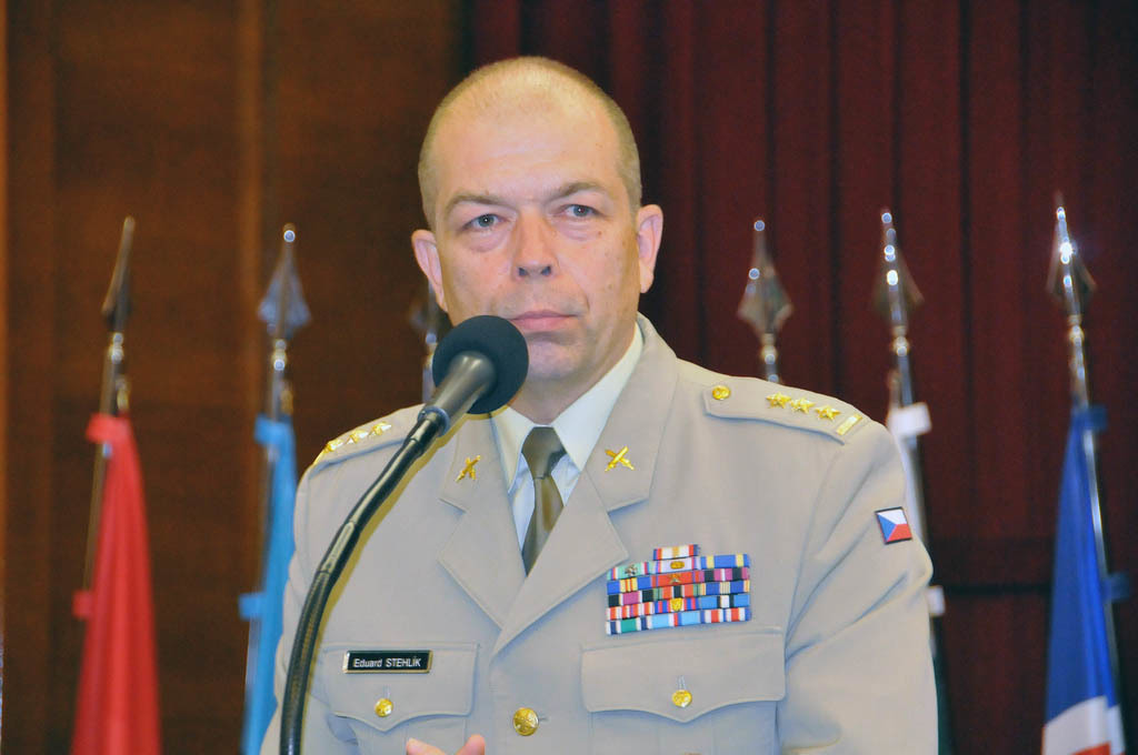 S úvodním slovem vystoupil ředitel odboru pro válečné veterány MO ČR plukovník gšt. Eduard Stehlík