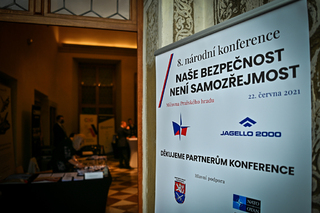 Hlavním partnerem konference bylo Ministerstvo obrany ČR