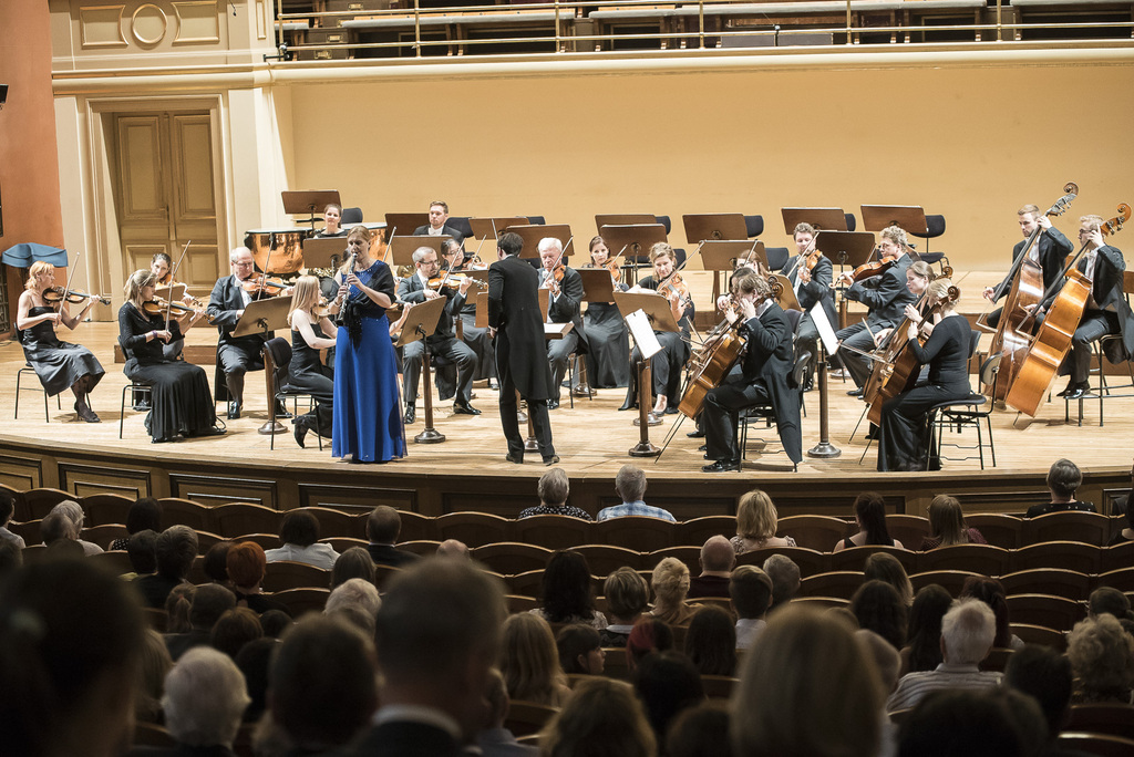 Koncert, v němž si solo zahrála klarinetistka Ludmila Peterková, dirigoval Marek Šedivý
