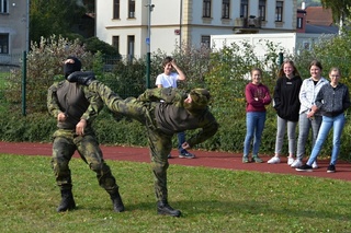  Nejvíce školáky zaujaly ukázky boje zblízka 