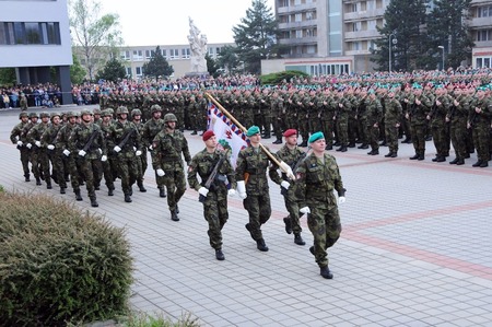  Přísaha začala přinesením bojového praporu VeV-VA