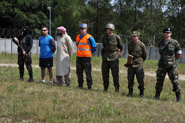  Ukázka označení osob v  průběhu cvičení Sahel - příslušníci imitační skupiny
