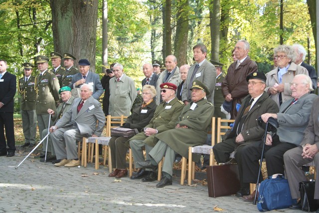  Čestní hosté, nejstarší žijící absolventi Vojenské akademie Hranice