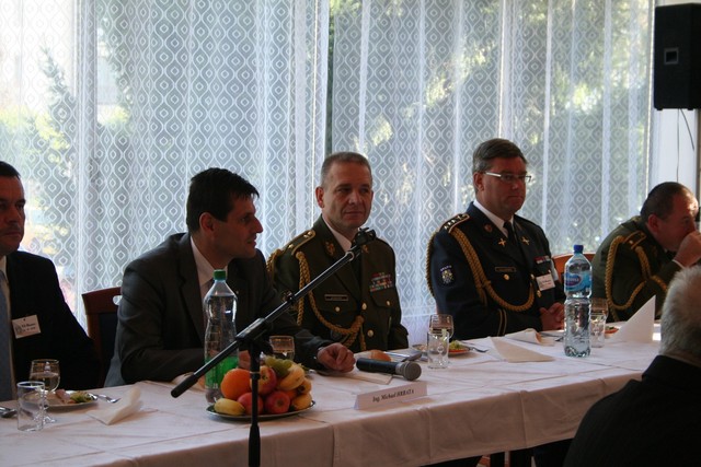 Náměstek Michael Hrbata, brigádní generál Jiří Baloun a plukovník gšt. Zdeněk Jakůbek