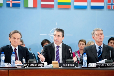 Z jednání - uprostřed GT NATO Rasmussen