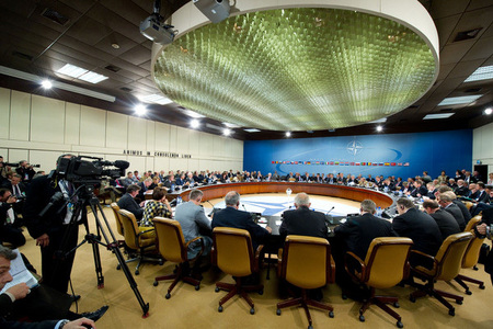 Ministři obrany NATO (2)