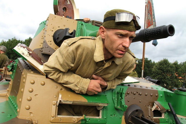 Před výjezdem tanku