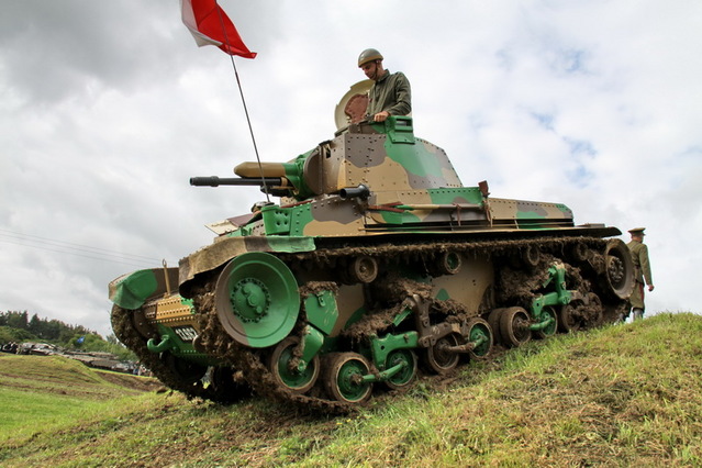 První metry jízdy tanku