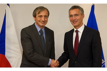 Martin Stropnický jednal v Bruselu s Jensem Stoltenbergem