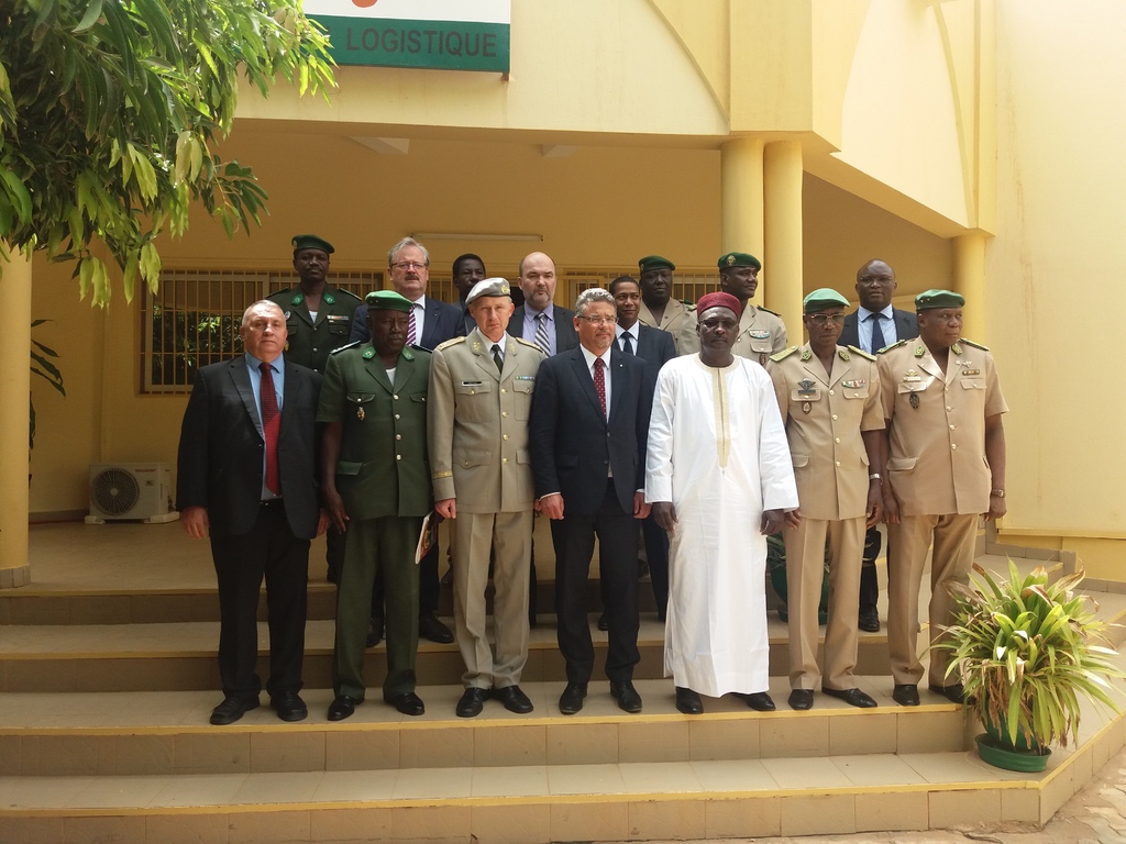 Náměstek ministra obrany Tomáš Kuchta a generálmajor Jaroslav Kocián na ministerstvu obrany Nigeru