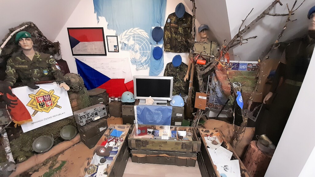 Vojenské muzeum ve Vlkoši se rozšířilo o expozici novodobých misí Armády ČR