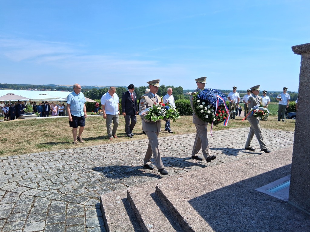 Delegace České republiky vzpomněla v Darney 108 let od slavnostní přísahy legionářů