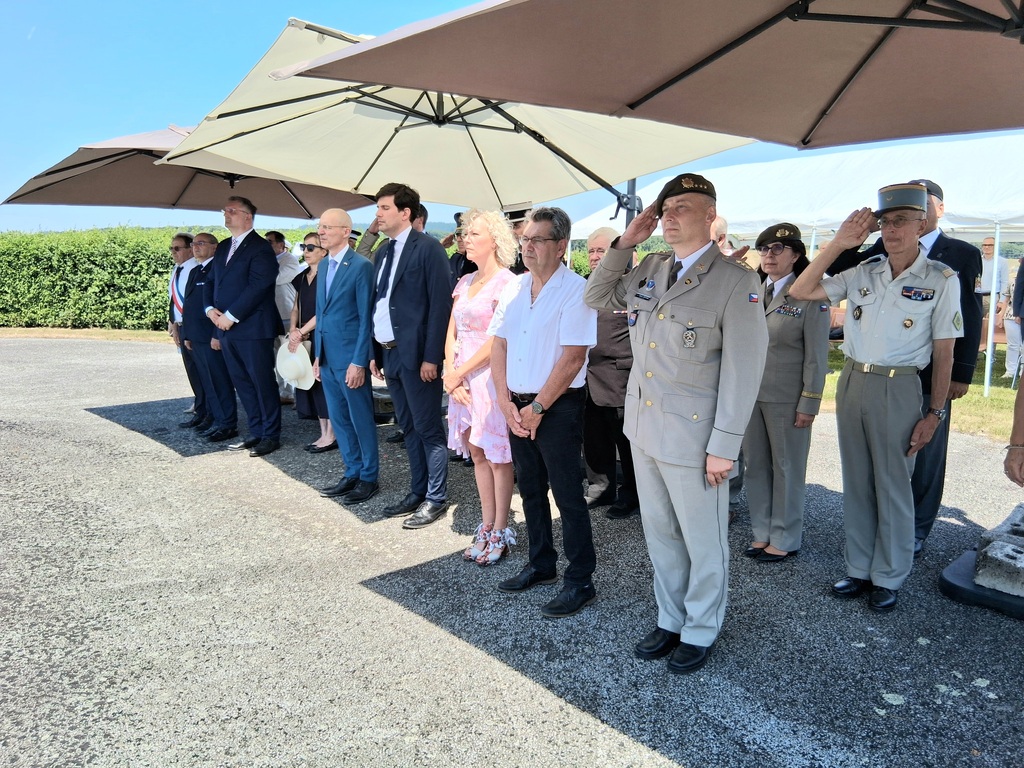 Delegace České republiky vzpomněla v Darney 108 let od slavnostní přísahy legionářů