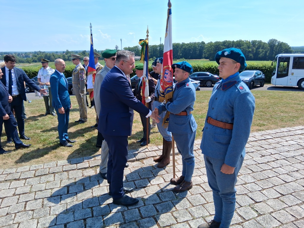 Delegace České republiky vzpomněla v Darney 108 let od slavnostní přísahy legionářů