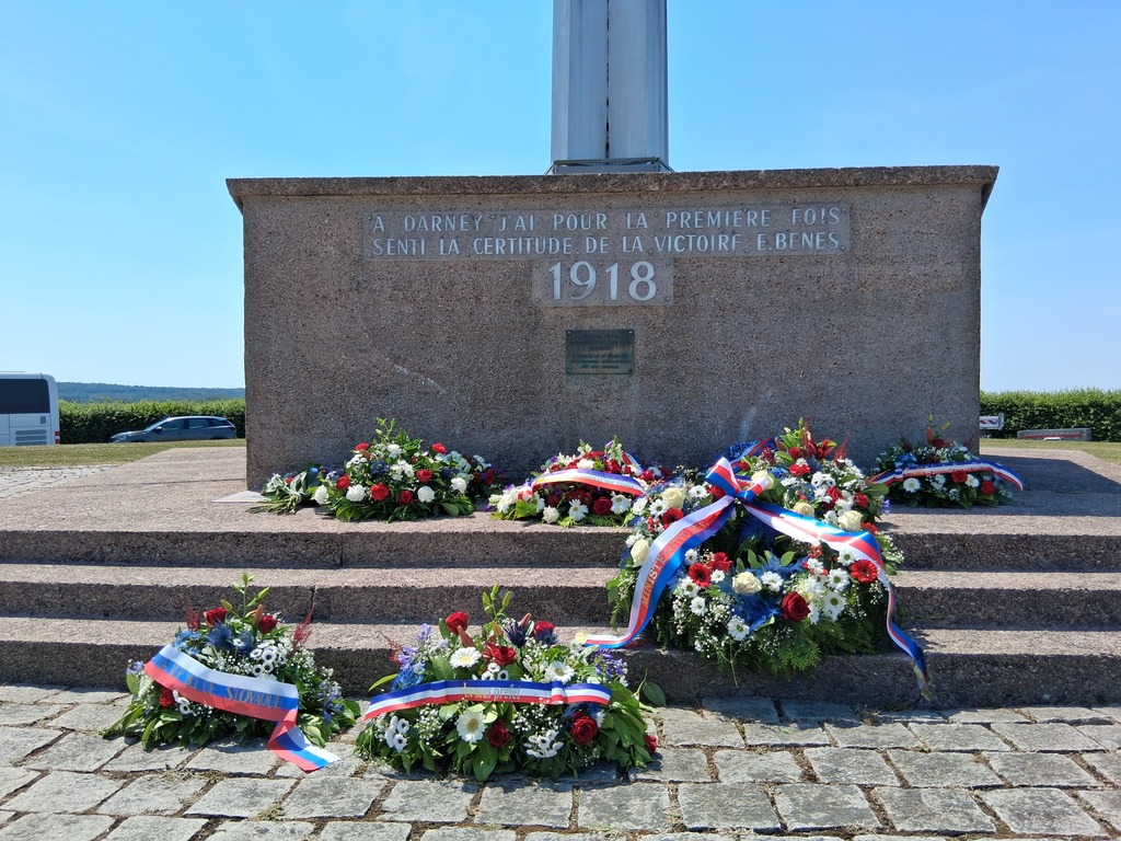 Delegace České republiky vzpomněla v Darney 108 let od slavnostní přísahy legionářů