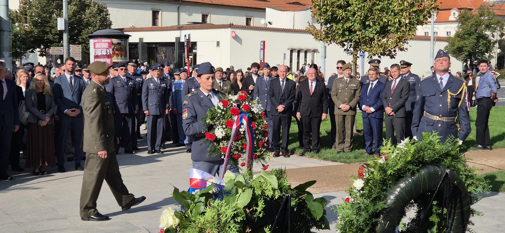 Na pražském Klárově byla uctěna památka Čechoslováků v RAF