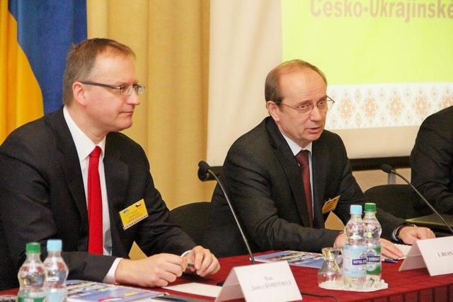 Český náměstek ministra obrany Daniel Koštoval a první náměstek ministra obrany Ukrajiny Ivan Rusnak