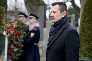 Za resort obrany se vzpomínkové akce zúčastnil náměstek ministryně obrany Daniel Blažkovec