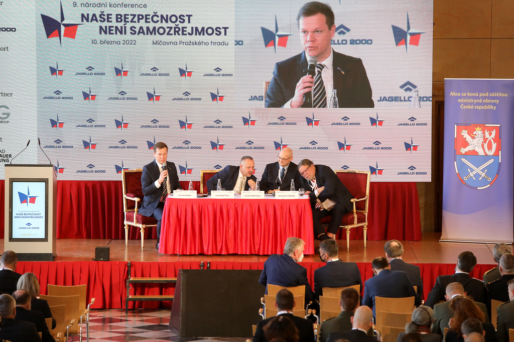 Náměstek ministryně obrany František Šulc vystoupil spolu s Václavem Bartuškou, zvláštním zmocněncem pro otázky energetické bezpečnosti Ministerstva zahraničních věcí a Alexandrem Vondrou, poslancem Evropského parlamentu v panelu nazvaném Nové strategické prostředí.  Panel moderoval Jan Havránek, náměstek pro řízení sekce obranné politiky a strategie MO