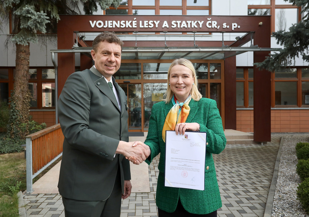 Ministryně Jana Černochová jmenovala do čela Vojenských lesů Romana Vohradského