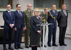 Ministryně obrany Jana Černochová předala sportovcům ASC Dukla děkovné listy za výbornou reprezentaci