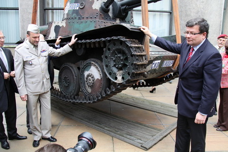 Československý tank z Peru dosedl po 74 letech na rodnou půdu