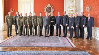 Ilustrační obrázek ke článkuPrezident republiky jmenoval tři nové generály, čtyři povýšil do vyšší generálské hodnosti