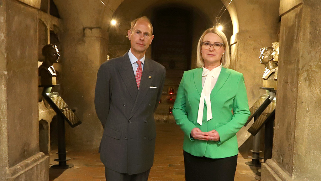 Ministryně obrany provedla prince Edwarda místem posledního boje čs. parašutistů