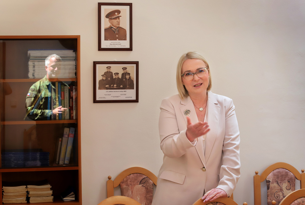 Jana Černochová navštívila 15. ženijní pluk v Bechyni
