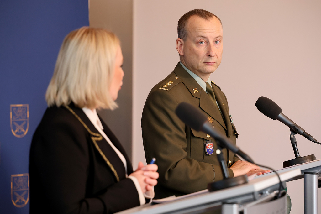 Na ministerstvu obrany dnes proběhla tisková konference k novému systému péče o válečné veterány a válečné hroby. Představili ho ministryně obrany Jana Černochová a ředitel OVVVH Robert Speychal.
