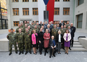 Ministryně obrany dnes na Vítkově vyznamenala čtyři desítky lidí za přínos pro Českou republiku a její armádu
