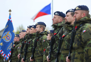 Váleční veteráni slaví svátek. Pro Ministerstvo obrany je péče o ně prioritou