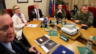 Ilustrační obrázek ke článkuPrezident republiky telefonoval s vojáky v zahraničních operacích