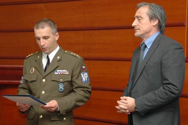 Událost, při níž rotný Ondřej Nagy zasahoval, popsal ministrovi náčelník Vojenské policie plukovník Pavel Kříž