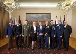 Ministryně Černochová dnes stvrdila nákup amerických F-35