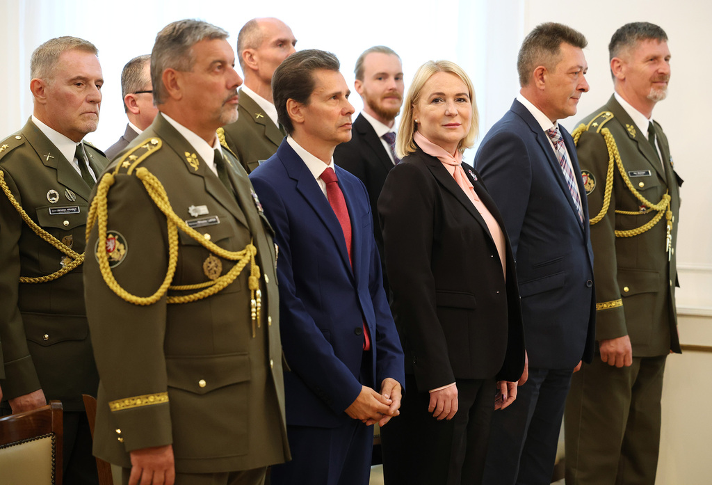 Nový rektor Univerzity obrany převzal univerzitní insignie