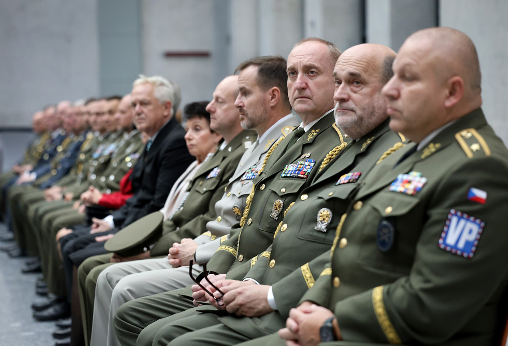 Ministryně obrany udělila resortní vyznamenání 
