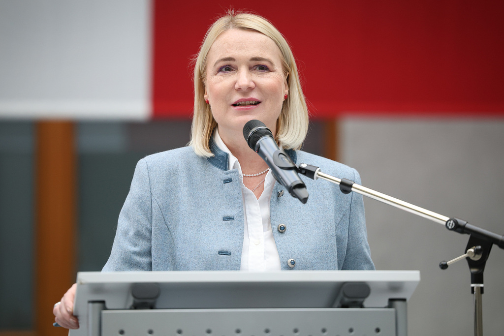 Ministryně obrany udělila resortní vyznamenání 