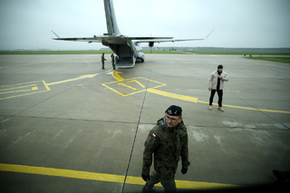 Ministryně Černochová po jednání v hlavním městě navštívila leteckou základnu Łask, kde bude část polských F-35 dislokována