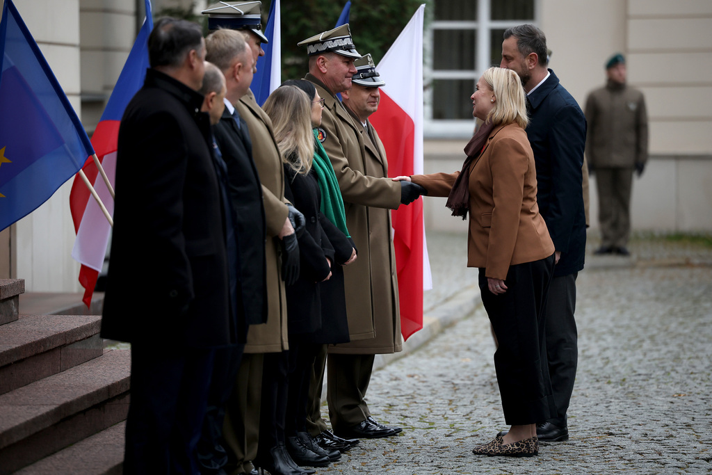 Ministryně obrany jednala v Polsku nejen o letounech F-35